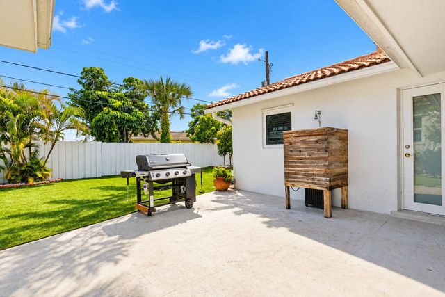 214 NE 25th Street, Boca Raton, FL 33431