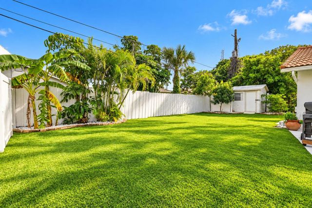 214 NE 25th Street, Boca Raton, FL 33431