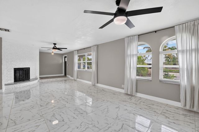 214 NE 25th Street, Boca Raton, FL 33431