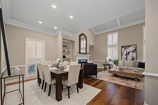 1723 Nantucket Drive, Houston, TX 77057