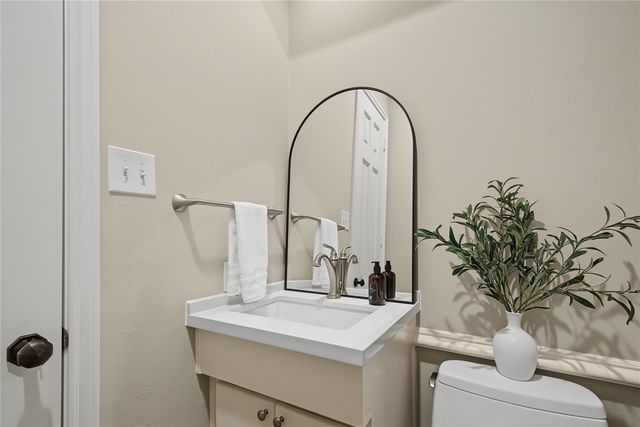 1723 Nantucket Drive, Houston, TX 77057