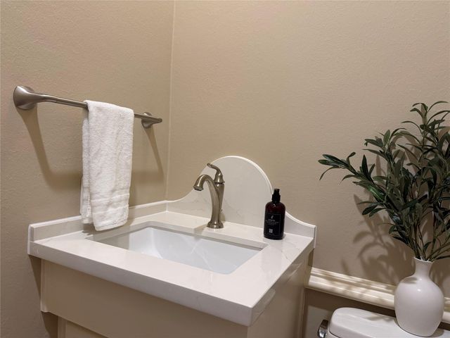 1723 Nantucket Drive, Houston, TX 77057