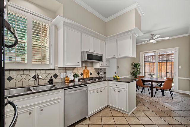 1723 Nantucket Drive, Houston, TX 77057