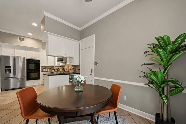 1723 Nantucket Drive, Houston, TX 77057