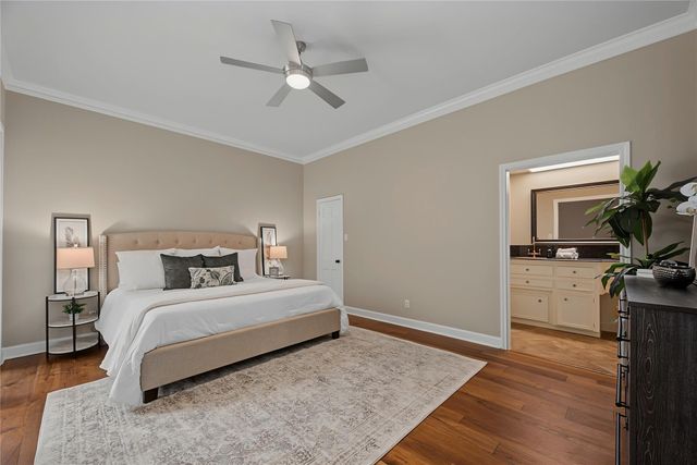 1723 Nantucket Drive, Houston, TX 77057
