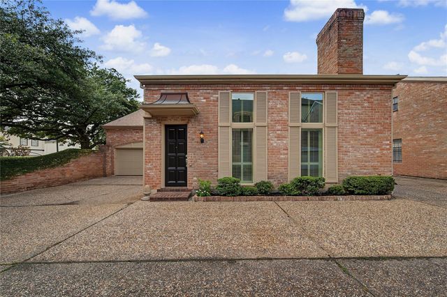 1723 Nantucket Drive, Houston, TX 77057