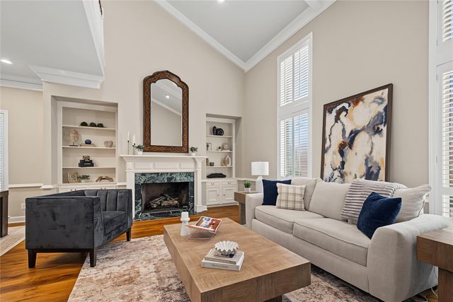 1723 Nantucket Drive, Houston, TX 77057