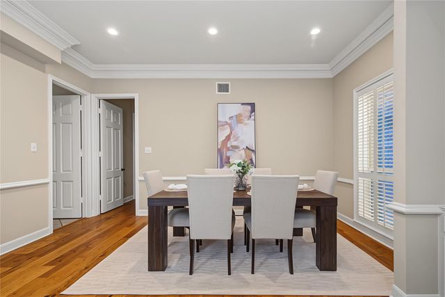 1723 Nantucket Drive, Houston, TX 77057
