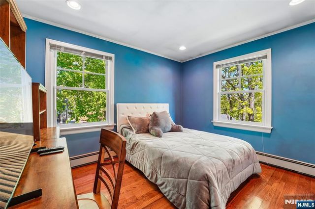 95 Knollton Road, Allendale, NJ 07401