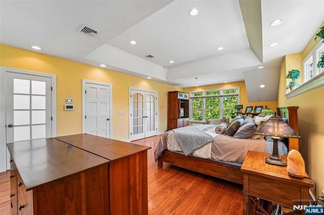 95 Knollton Road, Allendale, NJ 07401