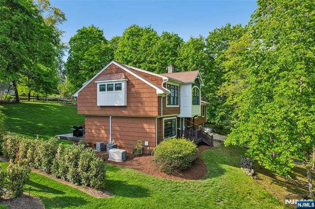 95 Knollton Road, Allendale, NJ 07401