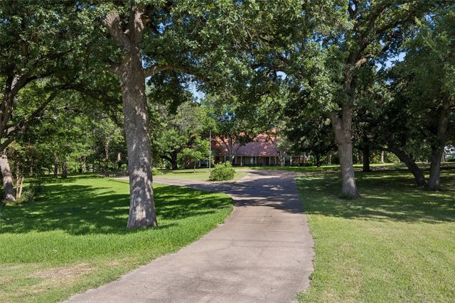 510 W Malloy Bridge Road, Seagoville, TX 75159