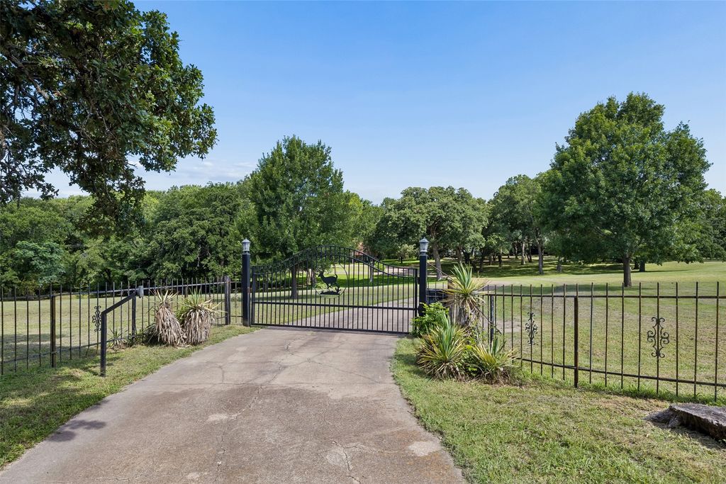 510 W Malloy Bridge Road, Seagoville, TX 75159