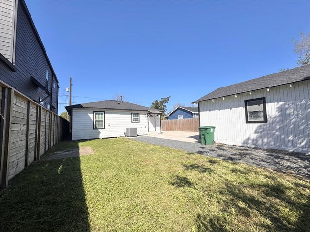 4010 Chapman Street, Houston, TX 77009