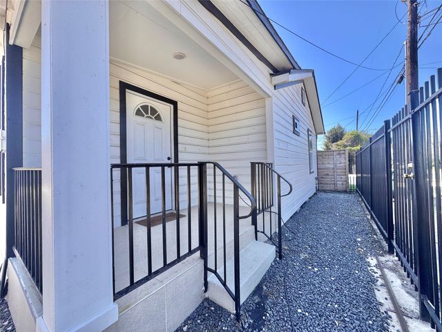 4010 Chapman Street, Houston, TX 77009