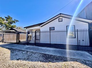 4010 Chapman Street, Houston, TX 77009