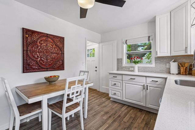 1877 Graham Avenue, Saint Paul, MN 55116