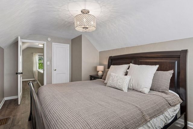 1877 Graham Avenue, Saint Paul, MN 55116