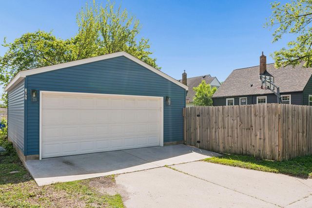1877 Graham Avenue, Saint Paul, MN 55116