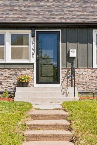 1877 Graham Avenue, Saint Paul, MN 55116