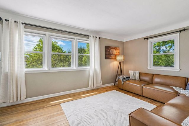 1877 Graham Avenue, Saint Paul, MN 55116