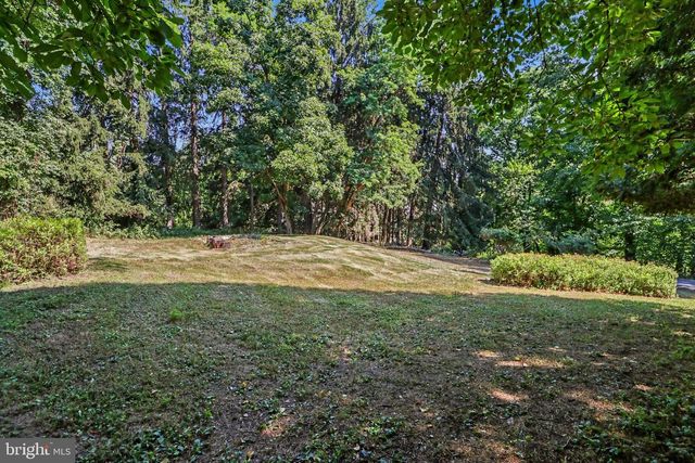 2415 PAXTON CHURCH RD, Harrisburg, PA 17110