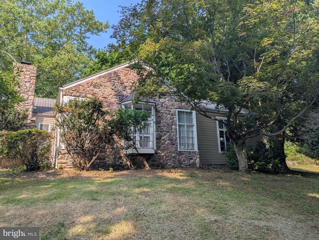 2415 PAXTON CHURCH RD, Harrisburg, PA 17110