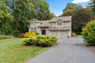 727 Old Colchester Road, Montville, CT 06382