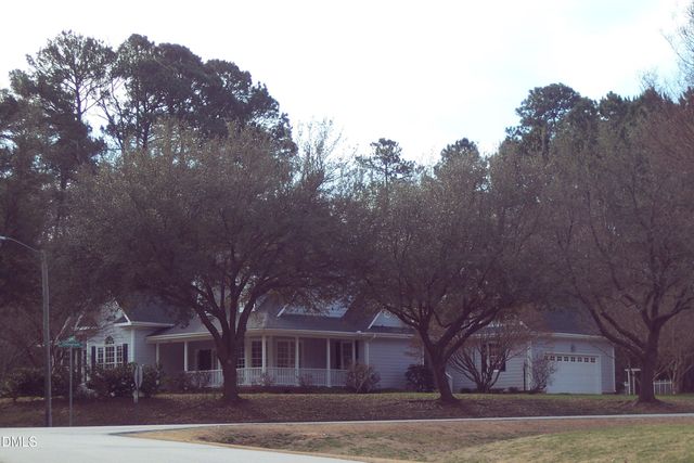 2401 Gillingham Drive, Apex, NC 27539