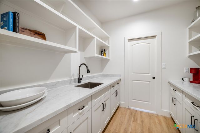 112 Ridgehaven Trail, Victoria, TX 77905