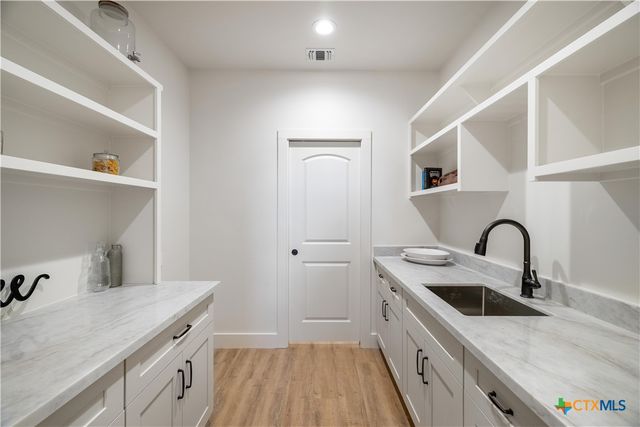 112 Ridgehaven Trail, Victoria, TX 77905