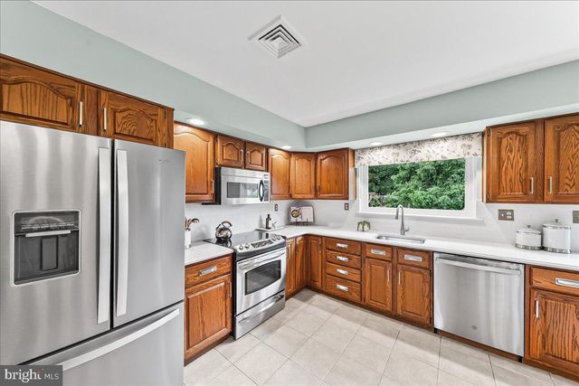 1026 WALTHAM RD, Berwyn, PA 19312