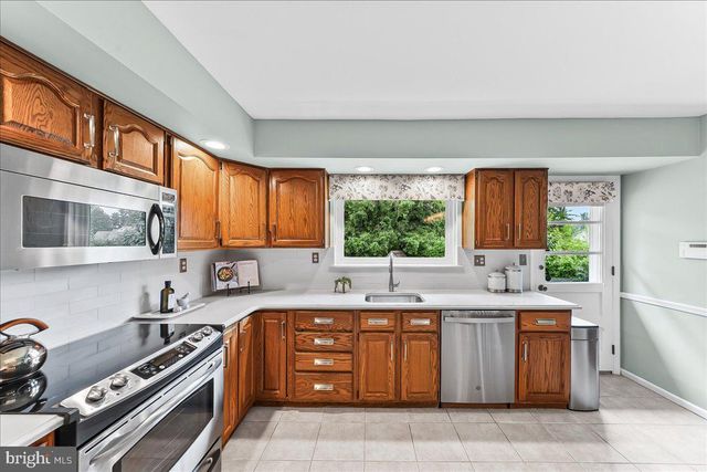1026 WALTHAM RD, Berwyn, PA 19312