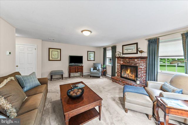 1026 WALTHAM RD, Berwyn, PA 19312