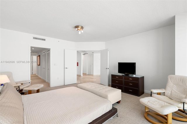 1455 Ocean Dr 1009, Miami Beach, FL 33139