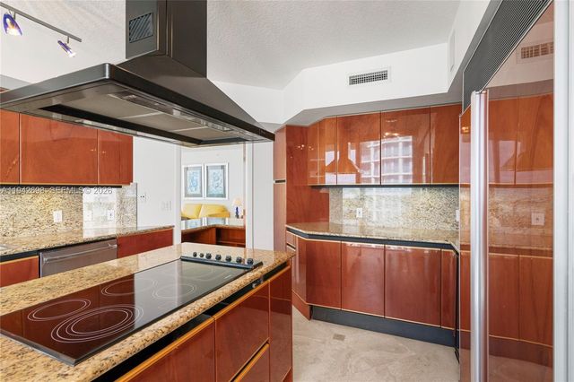 1455 Ocean Dr 1009, Miami Beach, FL 33139