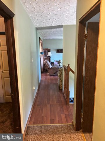 20 COMMERCE ST, New Oxford, PA 17350