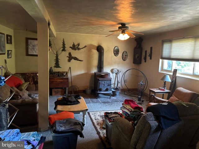 20 COMMERCE ST, New Oxford, PA 17350