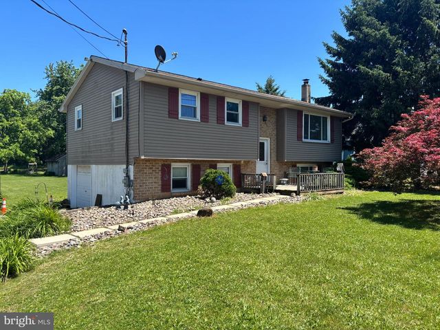 20 COMMERCE ST, New Oxford, PA 17350