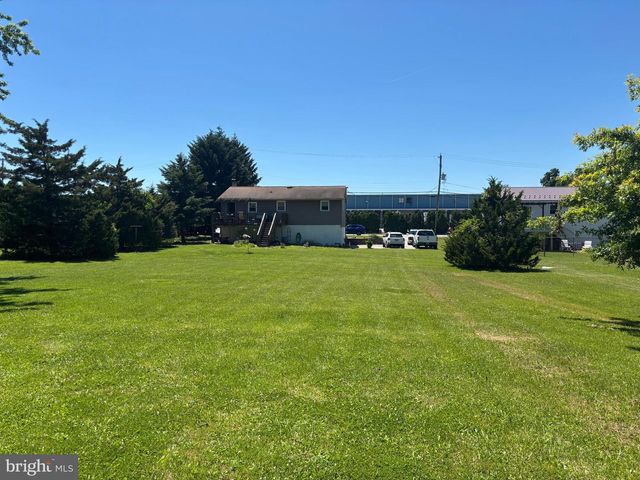 20 COMMERCE ST, New Oxford, PA 17350