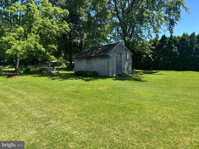 20 COMMERCE ST, New Oxford, PA 17350