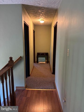 20 COMMERCE ST, New Oxford, PA 17350