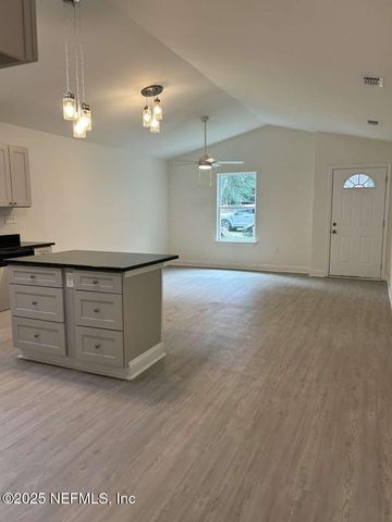 8722 7TH Avenue, Jacksonville, FL 32208