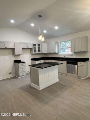 8722 7TH Avenue, Jacksonville, FL 32208