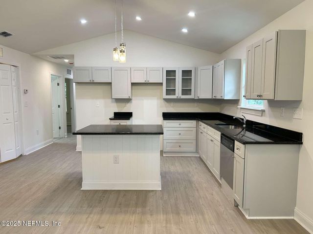 8722 7TH Avenue, Jacksonville, FL 32208