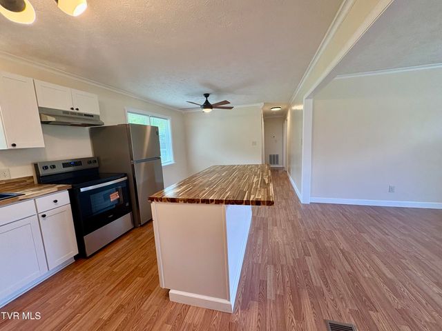 1849 Old Harlan Road, Jonesville, VA 24263