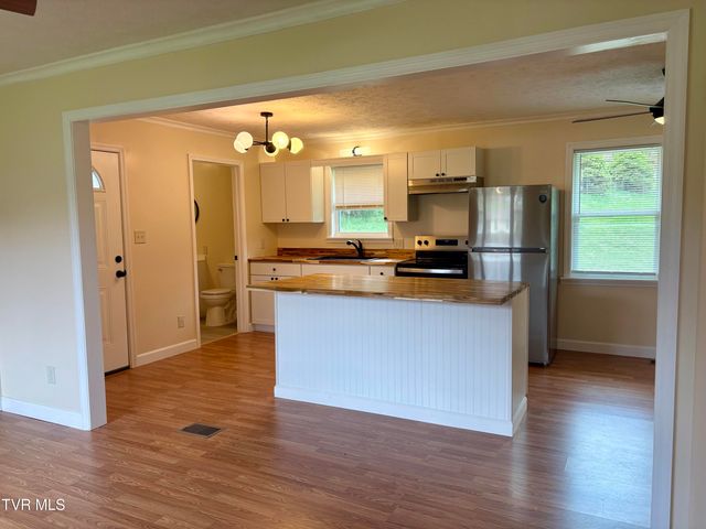 1849 Old Harlan Road, Jonesville, VA 24263