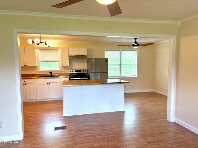 1849 Old Harlan Road, Jonesville, VA 24263