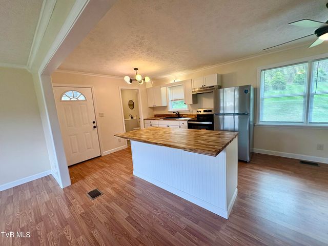 1849 Old Harlan Road, Jonesville, VA 24263