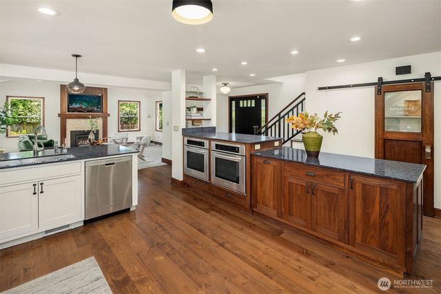 3050 126th Avenue NE, Bellevue, WA 98005
